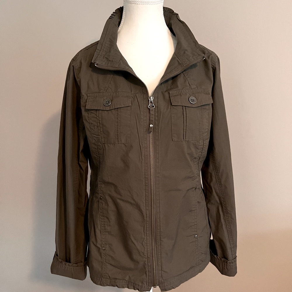 2/$25 Dalia light spring or fall jacket. Size medium.
